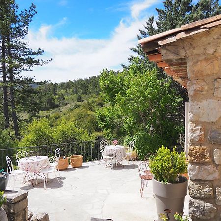 Апартаменты Chambre Familiale Avec Terrasse Aux Portes Du Verdon Триганс Экстерьер фото