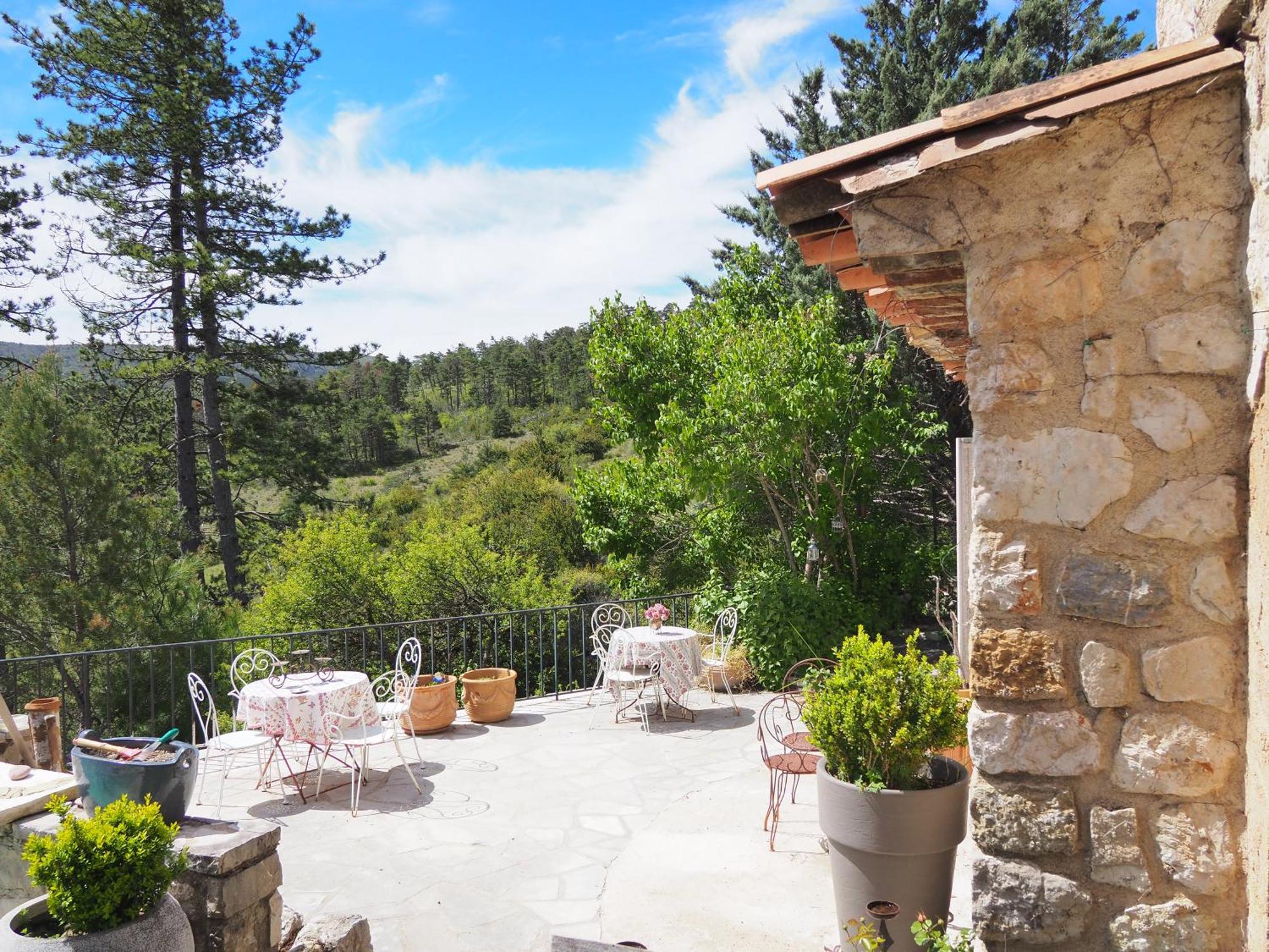Апартаменты Chambre Familiale Avec Terrasse Aux Portes Du Verdon Триганс Экстерьер фото